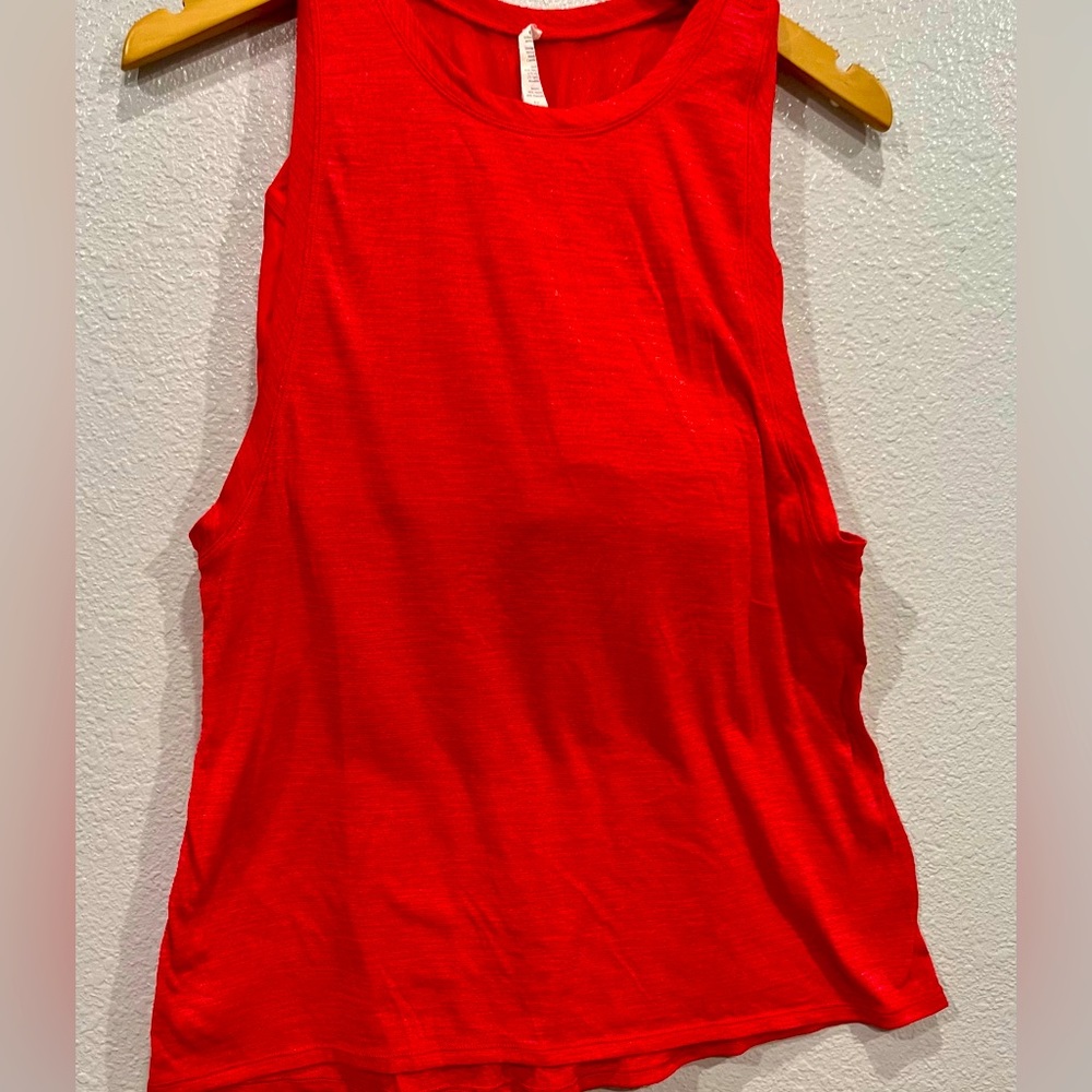 Lululemon tank